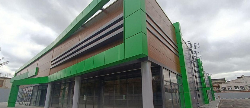 Здание под торговлю в центре Саратова оценили в 237 миллионов рублей
